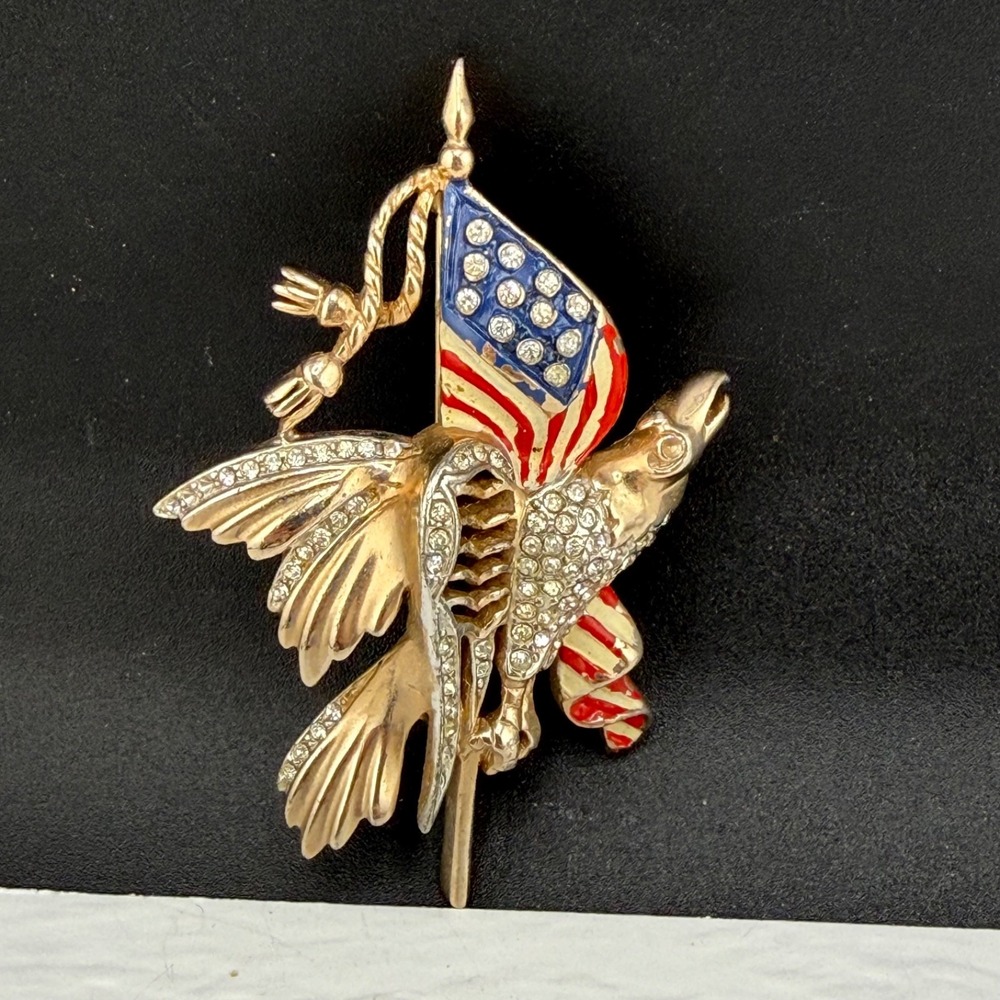 Vintage Reja American Flag Brooch WWII Gold Tone Eagle Rhinestone